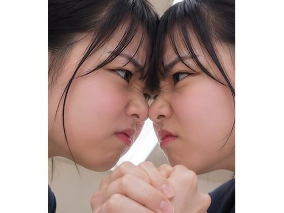 【女教師の腕相撲】どちらがこのクラスの担任かを決めるふたり。  エロ画像778226